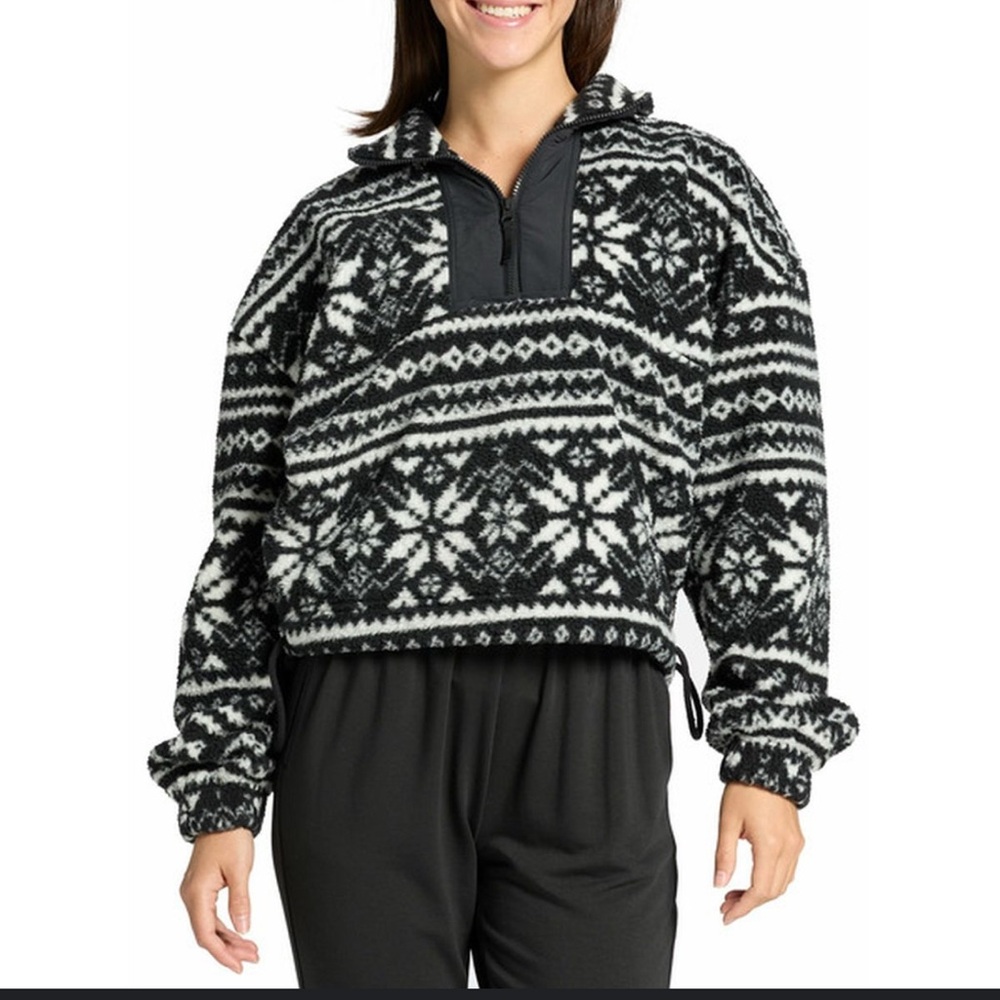 DSG Black and White Geometric Sherpa
